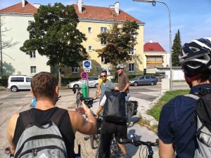 Besprechung im Straßenverkehr